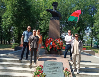Церемония возложения цветов к обелиску Г.К. Жукова