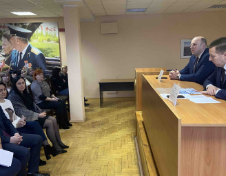Проведение встречи  в трудовом коллективе в рамках единого дня информирования «Выборы депутатов 2024: аргументы и факты»
