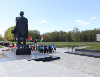 Участие в митинг - реквием и возложении цветов к Вечному огню в Мемориальном комплексе "Хатынь"