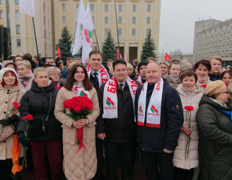 Участие в торжественной церемонии, посвященной Дню Октябрьской революции